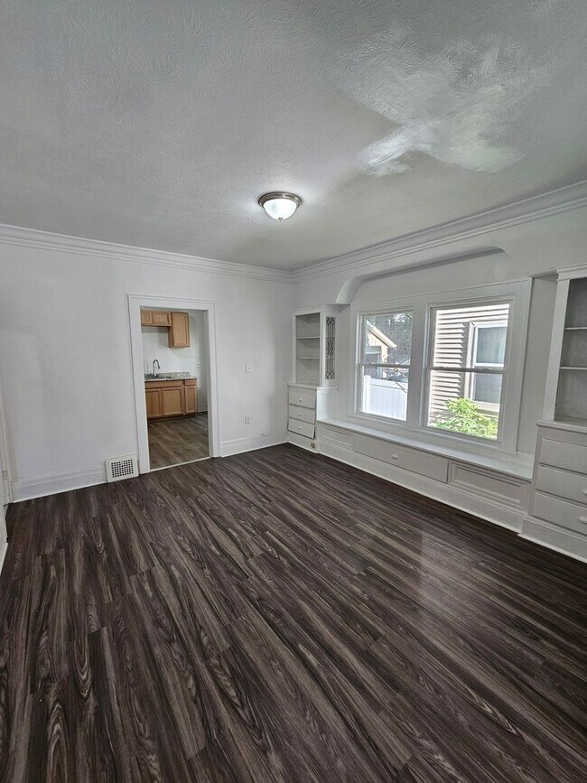 Foto del edificio - Newly Updated 2 Bedroom Unit