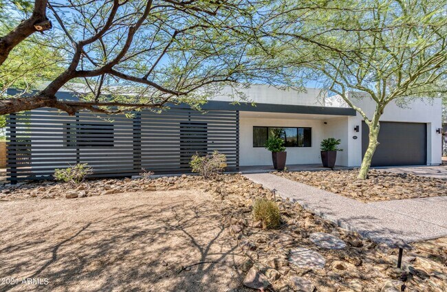 Foto del edificio - 4042 E. Saint Joseph Way, Phoenix, AZ 85018