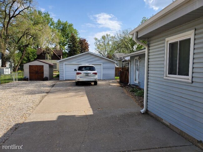 Building Photo - 705 Morton Ave