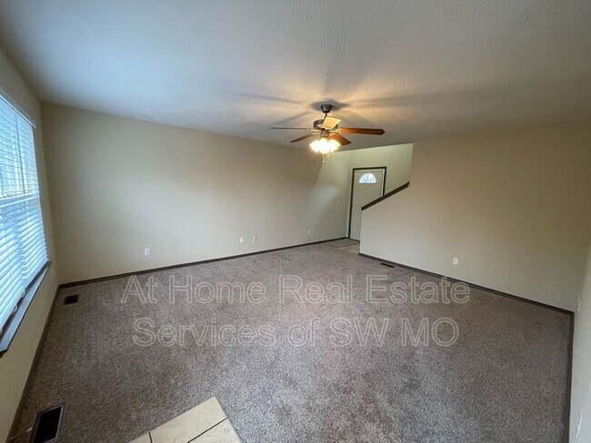 Building Photo - 3148 W Golden Valley