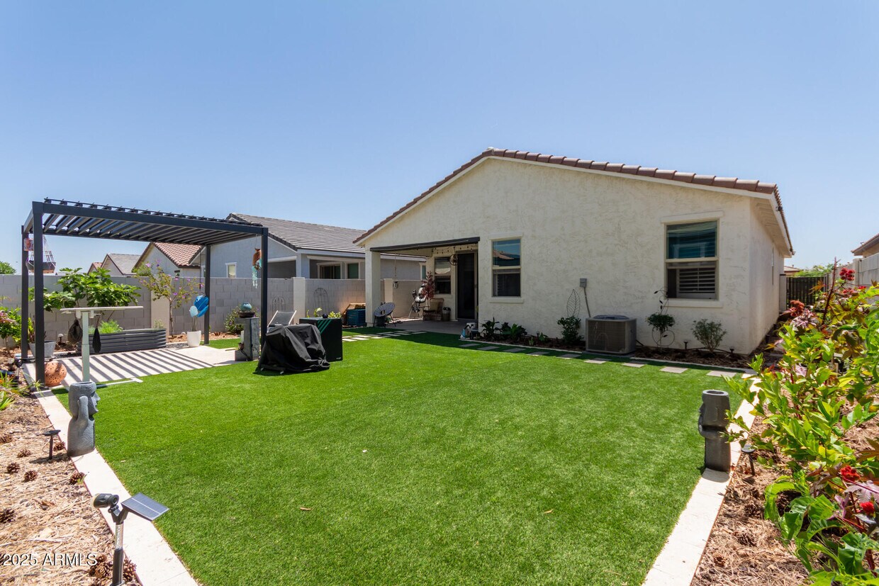Foto principal - 19756 W Roma Ave