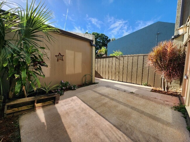 Foto del edificio - Gorgeous 3-Bedroom, 2.5-Bathroom Townhome ...