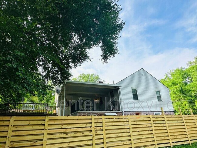 Building Photo - 1828 Buford St