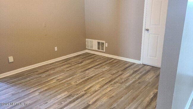 Building Photo - 8102 Blazing Star Rd