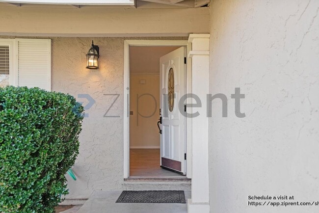 Building Photo - 8370 Parish Way