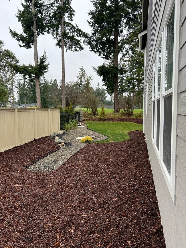 Building Photo - 4237 Caddyshack Dr NE Golf Course home, Ha...