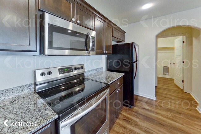 Building Photo - 202 Fieldstone Cir