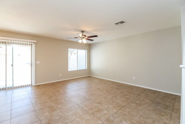 Building Photo - 39245 N Cali Cir
