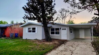 Building Photo - 1436 Primrose Ln