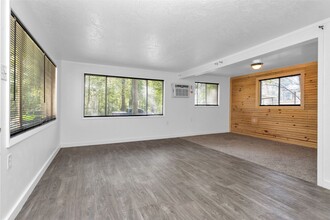 Building Photo - 5683 Cessna Dr