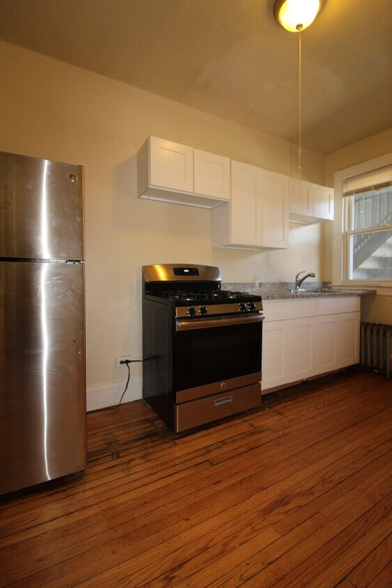 14 Concord St Unit B4, West Hartford, CT 06119 Apartments in West