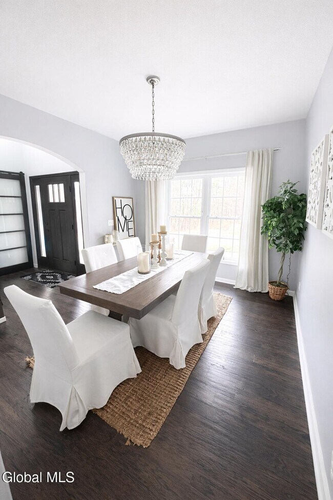 Foto del edificio - 40 Haywood Ln