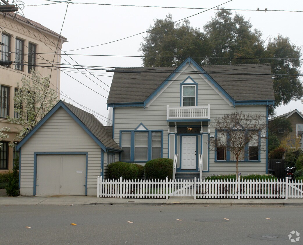 Building Photo - 544-546 A St