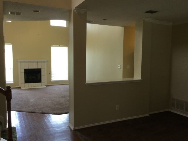 Building Photo - 5844 Rockport Ln