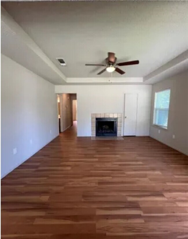 Foto del edificio - 800 Woodland Ct