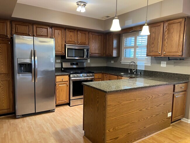 Building Photo - 36 Sarahs Grove Ln