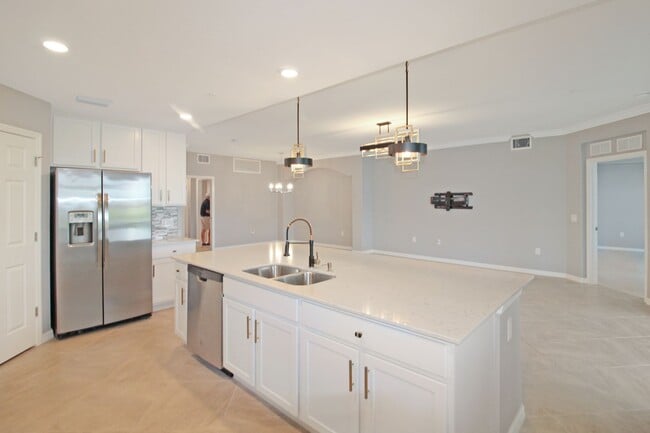 Building Photo - Sarasota National Annual Condo for Rent