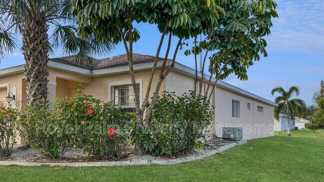 Building Photo - 4524-4526 Santa Barbara Blvd