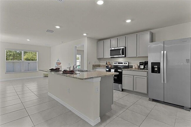 Building Photo - 8661 Triumph Cir