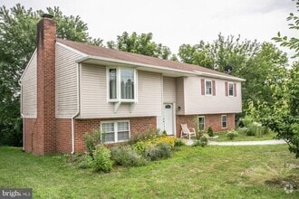 Building Photo - 825 Belvoir Rd