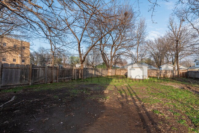Building Photo - 146 N Meridian Ave