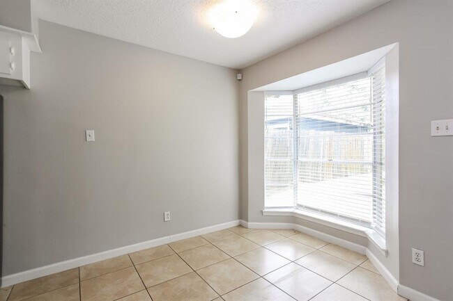 Foto del edificio - 2111 Savanna Ct N