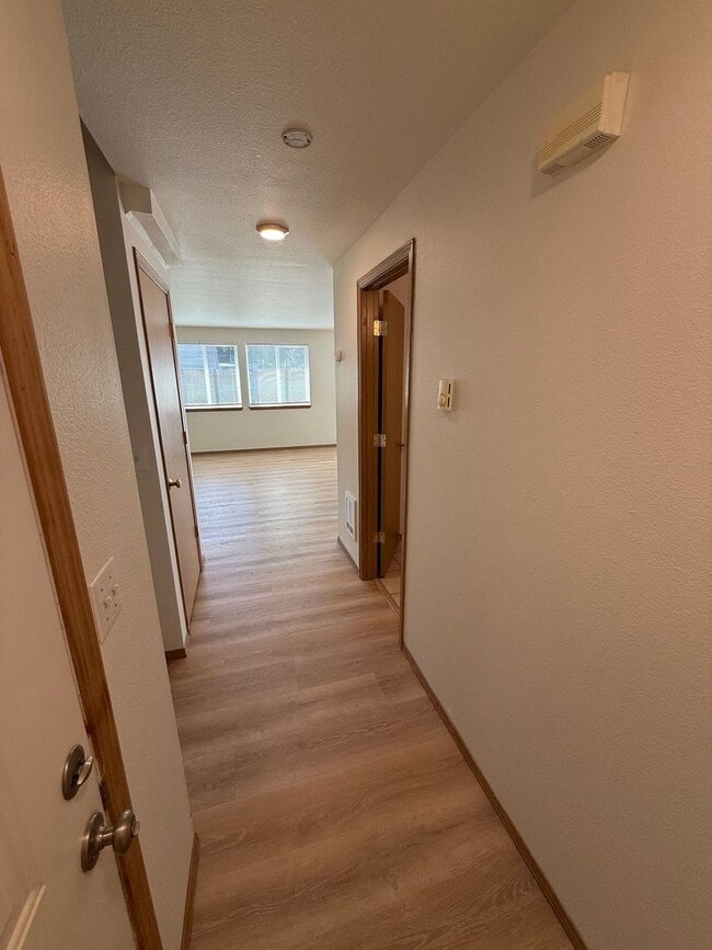 Foto del edificio - 3 bedroom 2.5 bathroom duplex with large f...