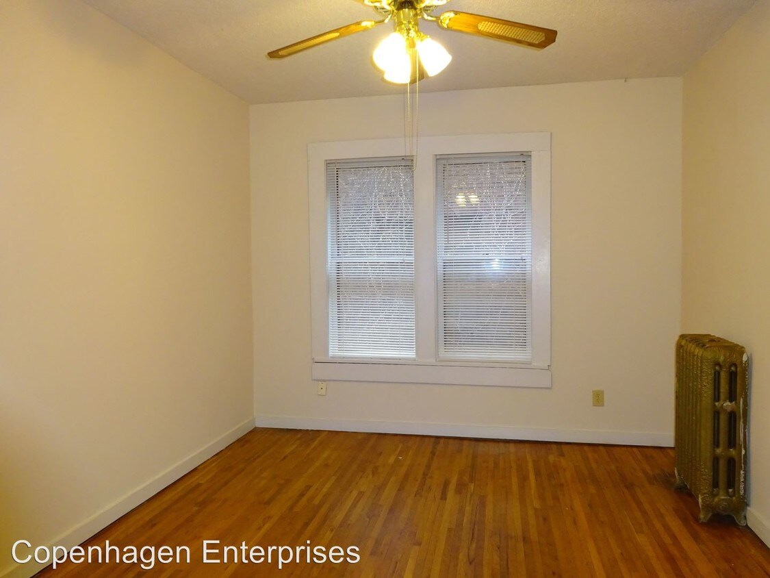 Primary Photo - 26 Oak Grove St