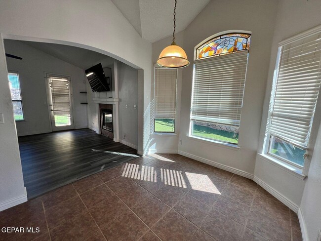 Building Photo - 757 Desert Star Dr