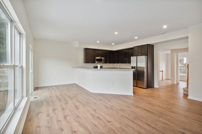 Building Photo - 21193 Millwood Square