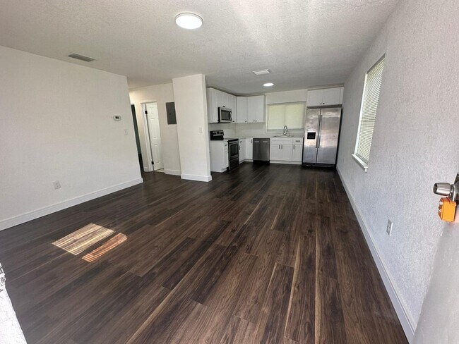 Building Photo - 2114 Mara Ct