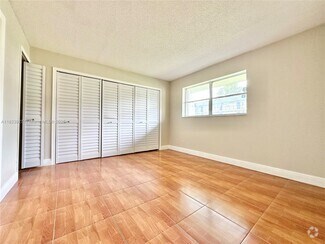 Building Photo - 8001 Fairview Dr