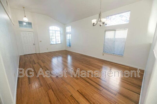 Foto del edificio - 295 Avalon Cir