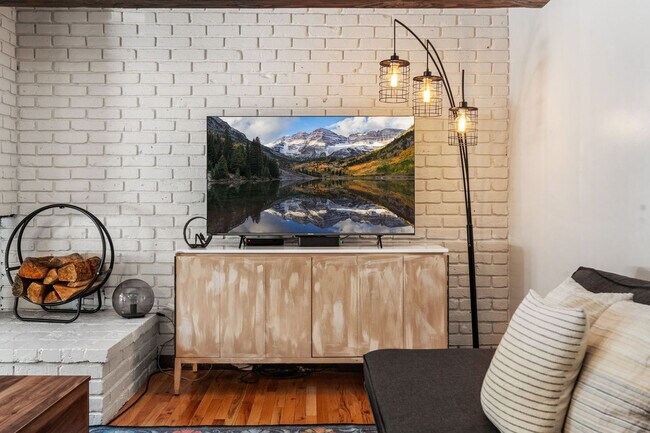 Foto del edificio - 1039 E Cooper Ave