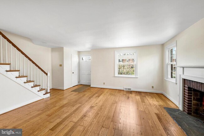 Building Photo - 111 Debaran Ln