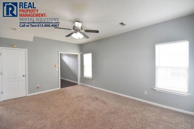 Foto del edificio - Great 3 bedroom 2.5 bath plus loft and att...