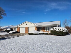 Building Photo - 1516 Edgewood Dr