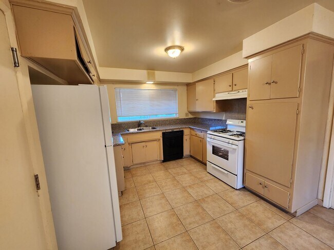 Foto del edificio - 1917 Newport Ave - Meadowview 95822