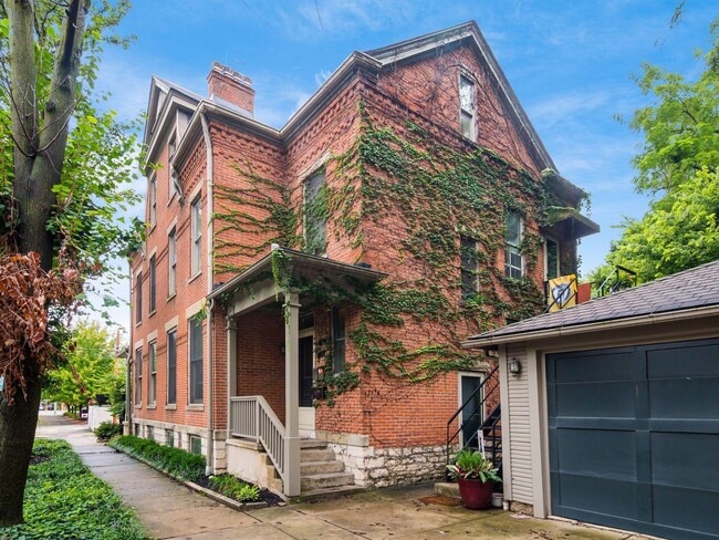 Building Photo - 36 E Kossuth St