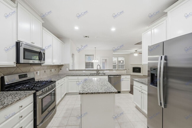 Foto del edificio - 3808 Hazelhurst Dr