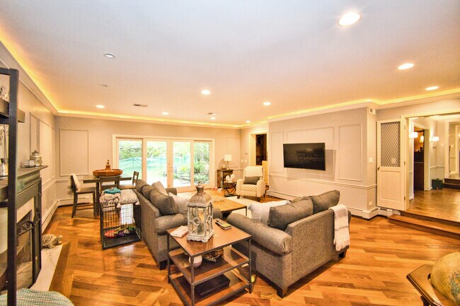 Foto del edificio - 565 Juneberry Rd
