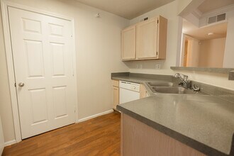 Building Photo - The Crossings Apartments