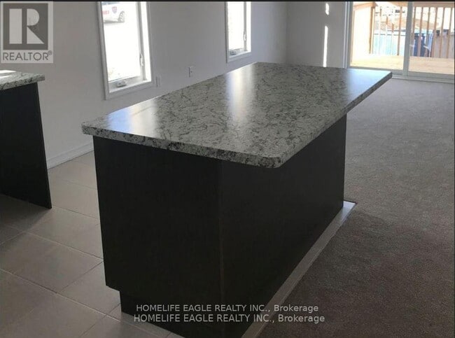 Photo du bâtiment - 172 Isabella Dr