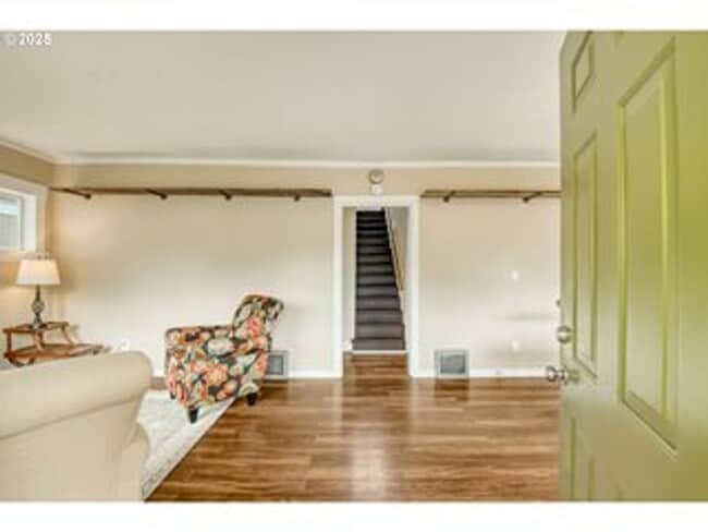 Building Photo - 1174000