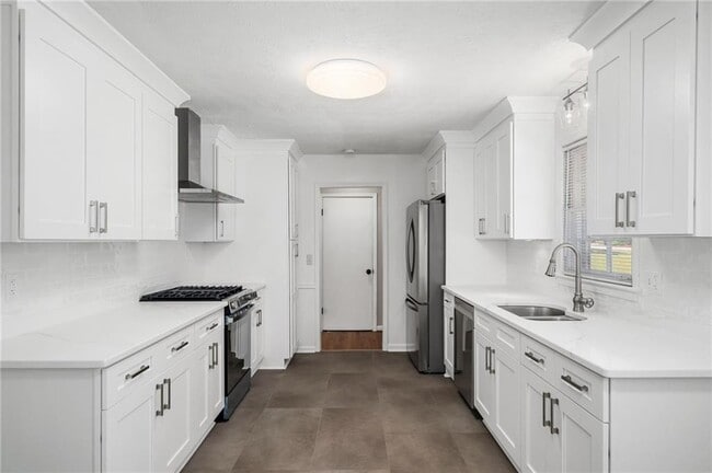 Foto del edificio - 641 Gordon Combs Rd NW