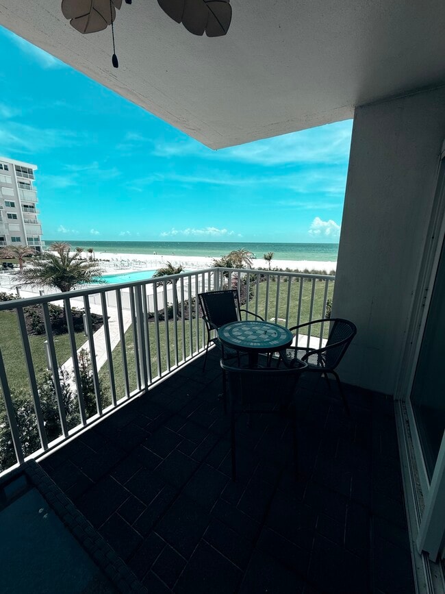 Building Photo - 3443 Gulf Shore Blvd N