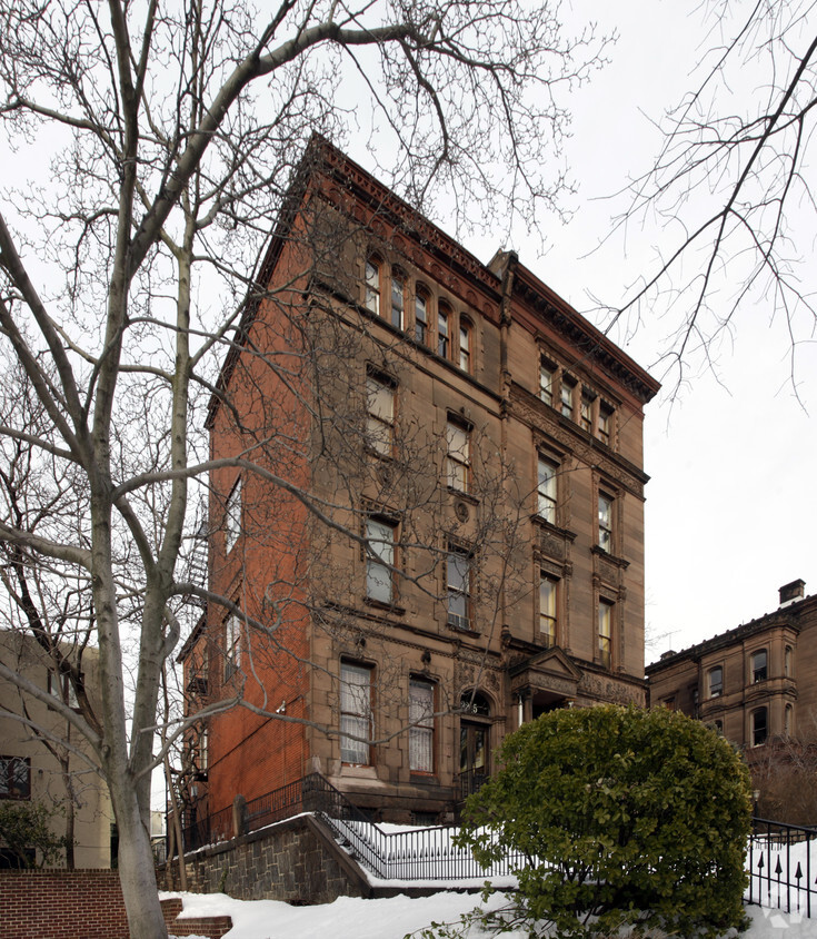 Primary Photo - 2BR bi-level apartment in historic brownstone