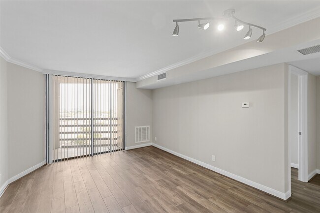 Foto del edificio - 3525 Sage Rd
