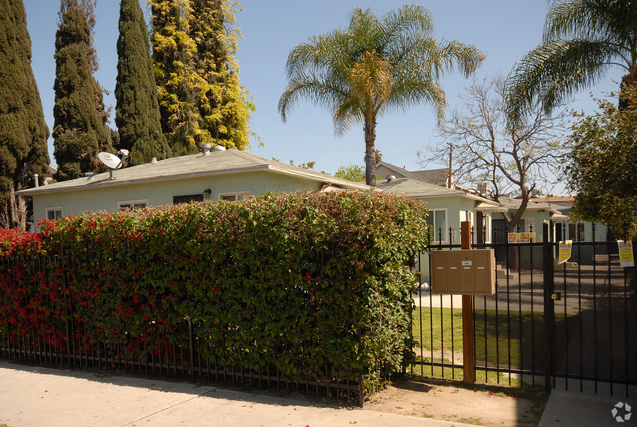 Building Photo - 1740 Sherman Pl