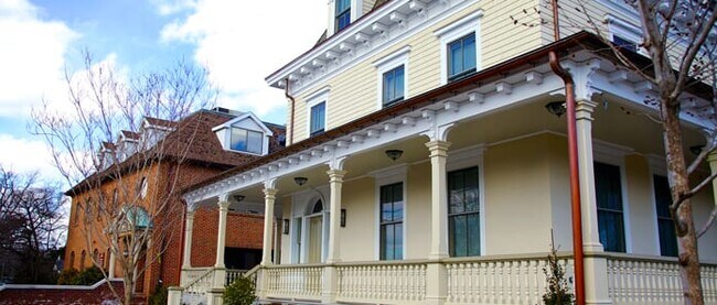 Building Photo - 99 East Ave